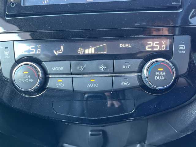 日産 エクストレイル 20X エマージェンシーブレーキ 群馬県 2017(平29)年 7.4万km ダイヤモンドブラック 4WD/純正ナビ(MM316D-W)/CD・DVD・SD/Bluetooth・フルセグ/バックカメラ/ビルトインETC/前席シートヒーター/横滑り防止装置/レーンキープアシスト/衝突軽減ブレーキ/アイドリングストップ/純正アルミホイール/純正フロアマット/LEDヘッドライト/取説・保証書/スマートキー×2