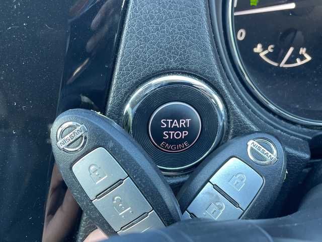 日産 エクストレイル 20X エマージェンシーブレーキ 群馬県 2017(平29)年 7.4万km ダイヤモンドブラック 4WD/純正ナビ(MM316D-W)/CD・DVD・SD/Bluetooth・フルセグ/バックカメラ/ビルトインETC/前席シートヒーター/横滑り防止装置/レーンキープアシスト/衝突軽減ブレーキ/アイドリングストップ/純正アルミホイール/純正フロアマット/LEDヘッドライト/取説・保証書/スマートキー×2