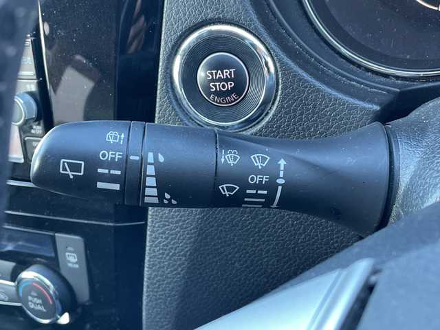 日産 エクストレイル 20X エマージェンシーブレーキ 群馬県 2017(平29)年 7.4万km ダイヤモンドブラック 4WD/純正ナビ(MM316D-W)/CD・DVD・SD/Bluetooth・フルセグ/バックカメラ/ビルトインETC/前席シートヒーター/横滑り防止装置/レーンキープアシスト/衝突軽減ブレーキ/アイドリングストップ/純正アルミホイール/純正フロアマット/LEDヘッドライト/取説・保証書/スマートキー×2