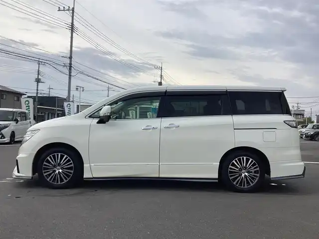 日産 エルグランド 250ハイウェイスターS 栃木県 2015(平27)年 7.5万km パール  メモリナビ/ フルセグテレビ/ バックカメラ/ Bluetoothオーディオ/ フリップダウンモニター/ クルーズコントロール/ ドアバイザー/ プッシュスタート/ 片側パワースライドドア/ ETC/ LEDヘッドライト/ フォグライト/ 純正フロアマット/ ２列目オットマン/ 助手席オットマン/ ドラレコ　前後カメラ(ZDR016)/ 保証書、取説、ナビ説