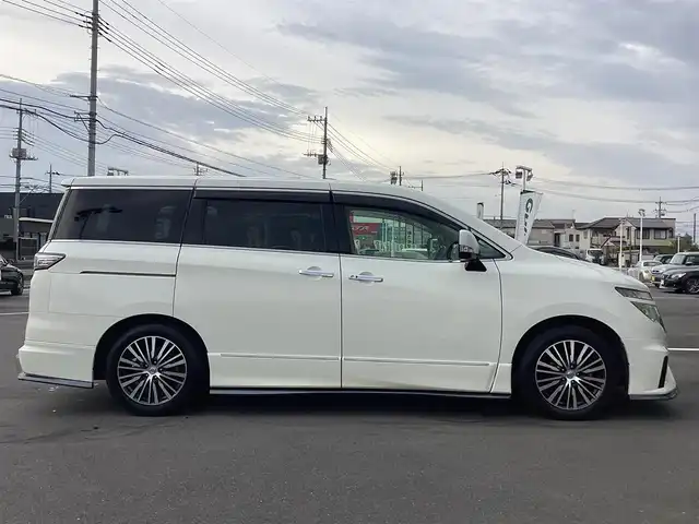 日産 エルグランド 250ハイウェイスターS 栃木県 2015(平27)年 7.5万km パール  メモリナビ/ フルセグテレビ/ バックカメラ/ Bluetoothオーディオ/ フリップダウンモニター/ クルーズコントロール/ ドアバイザー/ プッシュスタート/ 片側パワースライドドア/ ETC/ LEDヘッドライト/ フォグライト/ 純正フロアマット/ ２列目オットマン/ 助手席オットマン/ ドラレコ　前後カメラ(ZDR016)/ 保証書、取説、ナビ説