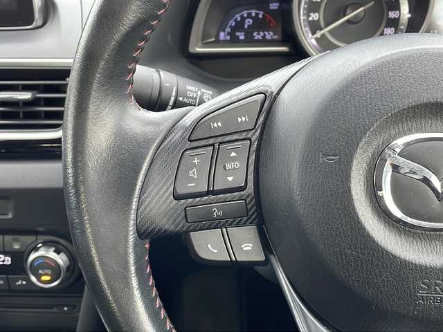 マツダ アクセラ 15S 青森県 2014(平26)年 7.7万km スノーフレイクホワイトパールマイカ ワンオーナー/純正SDナビ/フルセグTV/CD/DVD/BT/USB/AUX/バックカメラ/セーフティクルーズパッケージ/衝突軽減ブレーキ/クルーズコントロール/前後コーナーセンサー/リアビークルモニタリング/ETC/HIDヘッドライト/フォグライト/純正16インチアルミ夏タイヤ/社外16インチアルミスタッドレスタイヤ積込