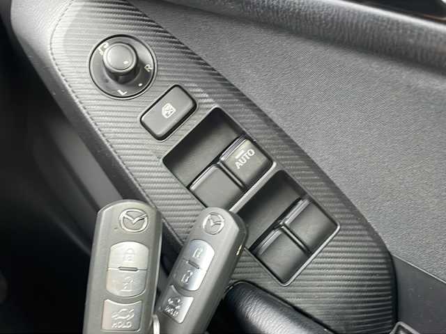 マツダ アクセラ 15S 青森県 2014(平26)年 7.7万km スノーフレイクホワイトパールマイカ ワンオーナー/純正SDナビ/フルセグTV/CD/DVD/BT/USB/AUX/バックカメラ/セーフティクルーズパッケージ/衝突軽減ブレーキ/クルーズコントロール/前後コーナーセンサー/リアビークルモニタリング/ETC/HIDヘッドライト/フォグライト/純正16インチアルミ夏タイヤ/社外16インチアルミスタッドレスタイヤ積込