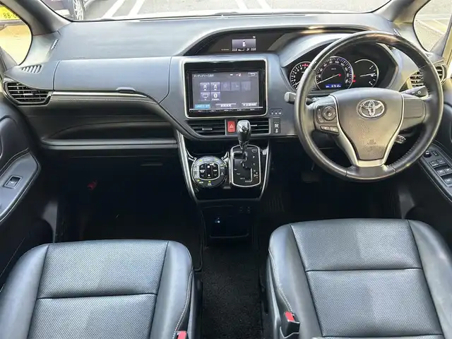 トヨタ エスクァイア Gi 兵庫県 2015(平27)年 6.8万km ホワイトパールクリスタルシャイン ４WD/F・Rモデリスタエアロ/純正9インチナビ/（CD/BT/フルセグTV）/バックカメラ/ETC/ドライブレコーダー/レザーシート/シートヒーター/クルーズコントロール/スペアキー/取説・保証書あり