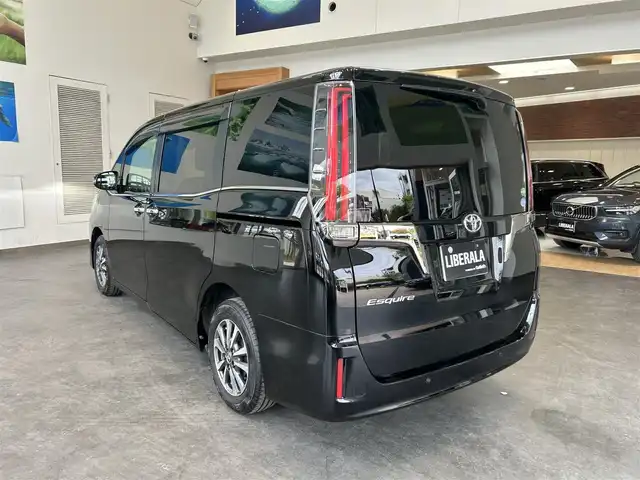 トヨタ エスクァイア Gi プレミアムパッケージ ブラックテーラード 大阪府 2020(令2)年 2.4万km ブラック ハーフレザー/シートヒーター/アルパインナビ/TV/バックカメラ/純正15インチAW/クリアランスソナー/ETC/ドラレコ/両側パワースライドドア/ダブルエアコン/プリクラッシュセーフティ/クルコン/ステアリングヒーター