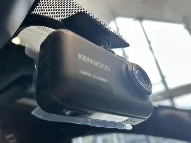 トヨタ エスクァイア Gi プレミアムパッケージ ブラックテーラード 大阪府 2020(令2)年 2.4万km ブラック ハーフレザー/シートヒーター/アルパインナビ/TV/バックカメラ/純正15インチAW/クリアランスソナー/ETC/ドラレコ/両側パワースライドドア/ダブルエアコン/プリクラッシュセーフティ/クルコン/ステアリングヒーター