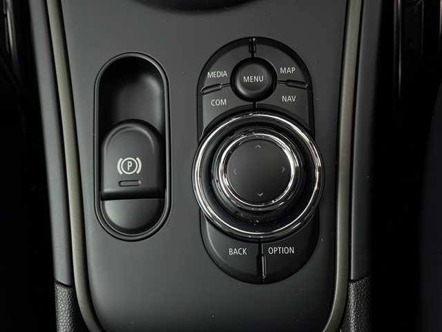 ＭＩＮＩ ＢＭＷ ミニ クロスオーバー クーパー SD オール4 新潟県 2021(令3)年 0.3万km セージグリーンメタリック 衝突被害被害軽減ブレーキ/純正ナビ/　　AM/FM/フルセグ/BT/バックモニター/パワーバックドア/アダプティブクルーズコントロール/HIDオートライト/ハーフレザーシート/純正17インチアルミホイール付/アイドリングストップ/電動パーキングブレーキ/オートブレーキホールド/純正前方ドライブレコーダー/USBポート/スペアキー/スマートキー/ETC2.0
