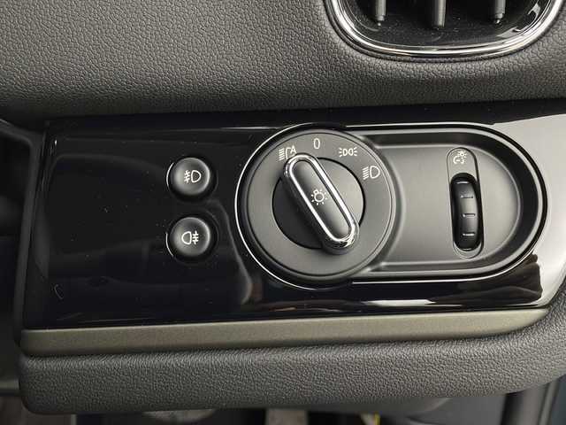 ＭＩＮＩ ＢＭＷ ミニ クロスオーバー クーパー SD オール4 新潟県 2021(令3)年 0.3万km セージグリーンメタリック 衝突被害被害軽減ブレーキ/純正ナビ/　　AM/FM/フルセグ/BT/バックモニター/パワーバックドア/アダプティブクルーズコントロール/HIDオートライト/ハーフレザーシート/純正17インチアルミホイール付/アイドリングストップ/電動パーキングブレーキ/オートブレーキホールド/純正前方ドライブレコーダー/USBポート/スペアキー/スマートキー/ETC2.0