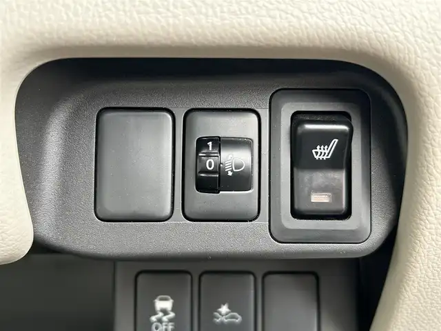 日産 デイズ S 道東・釧路十勝 2018(平30)年 1.9万km スターリングシルバーM ４WD/純正ミュージックサーバー/純正フロアマット/シートヒーター/アイドリングストップ/衝突被害軽減システム/取扱説明書/記録簿/保証書