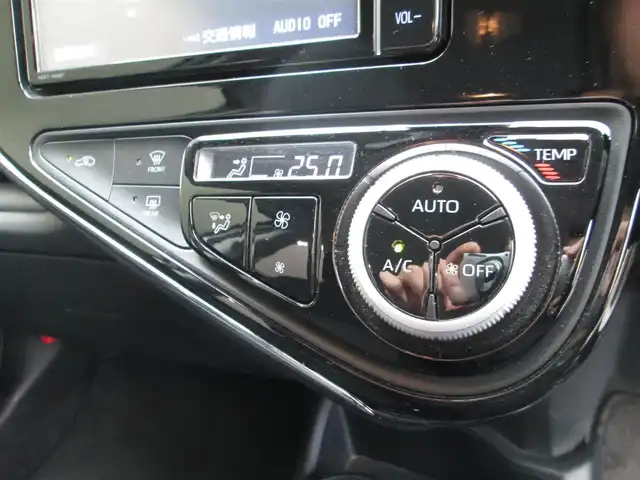 トヨタ アクア S スタイルブラック 千葉県 2020(令2)年 1.2万km ホワイトパールクリスタルシャイン トヨタセーフティセンス/ ・衝突軽減ブレーキ/ ・レーンキープアシスト/ ・オートハイビーム/ ・クリアランスソナー/純正メモリナビゲーション/（CD/DVD/SD/BT/フルセグTV）/バックカメラ/純正ドライブレコーダー/ビルトインETC/前席シートヒーター/LEDヘッドライト/フォグライト/オートライト/電格ミラー/純正フロアマット/純正ホイールキャップ
