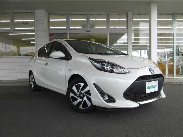 トヨタ アクア S スタイルブラック 千葉県 2020(令2)年 1.2万km ホワイトパールクリスタルシャイン トヨタセーフティセンス/ ・衝突軽減ブレーキ/ ・レーンキープアシスト/ ・オートハイビーム/ ・クリアランスソナー/純正メモリナビゲーション/（CD/DVD/SD/BT/フルセグTV）/バックカメラ/純正ドライブレコーダー/ビルトインETC/前席シートヒーター/LEDヘッドライト/フォグライト/オートライト/電格ミラー/純正フロアマット/純正ホイールキャップ