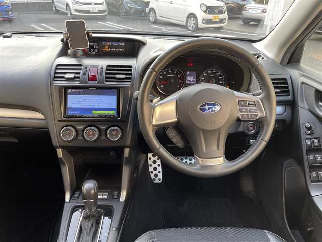 スバル フォレスター 2．0XT アイサイト 愛知県 2012(平24)年 12.3万km ダークグレーメタリック 社外ナビ（AM/FM/BT）/ハーフレザーシート/シートヒーター/パワーシート（D/N席）/前後ドライブレコーダー/純正18インチアルミホイール/ETC/パドルシフト/フォグランプ/取説/保証書/スペアキー