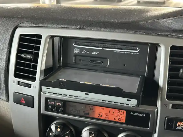 トヨタ ハイラックス サーフ SSR－X 静岡県 2003(平15)年 9.3万km ホワイトパールクリスタルシャイン 社外ナビ/・ワンセグTV/SD/バックカメラ/純正フロアマット/純正アルミホイール