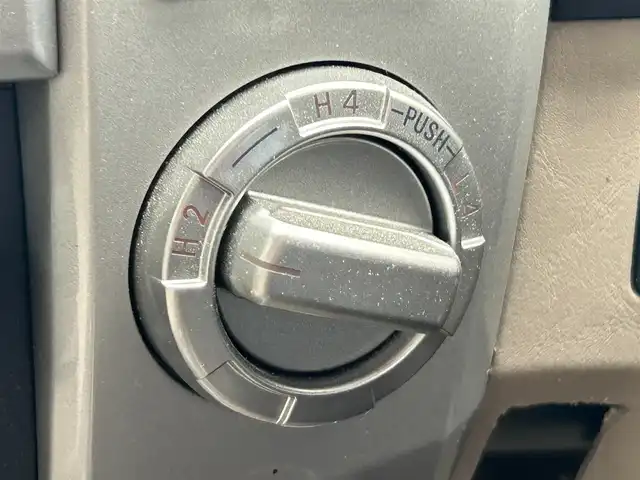 トヨタ ハイラックス サーフ SSR－X 静岡県 2003(平15)年 9.3万km ホワイトパールクリスタルシャイン 社外ナビ/・ワンセグTV/SD/バックカメラ/純正フロアマット/純正アルミホイール