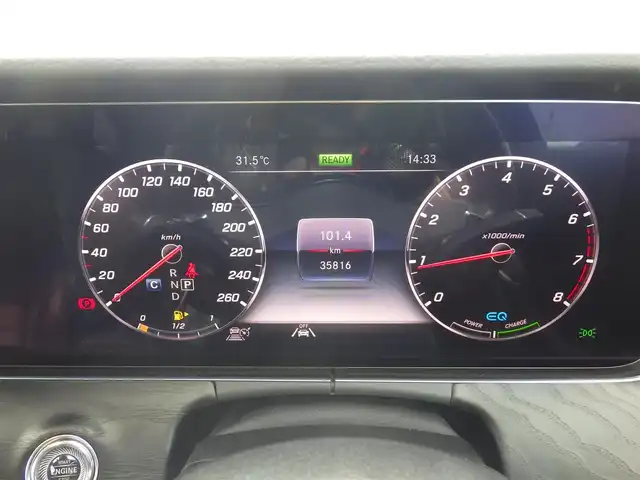 メルセデス・ベンツ Ｅ２００ SW アバンギャルド AMGライン 千葉県 2021(令3)年 3.6万km ポーラホワイト アクティブブレーキアシスト/ブラインドスポットアシスト/レーンチェンジアシスト/アテンションアシスト/ディストロニック/ブラックレザーシート/前席パワーシート/シートヒーター/パフュームアトマイザー/ブルメスター/純正HDDナビ/地デジTV/【Bluetooth接続】/バックカメラ/ドライブレコーダー（前後撮影）/革巻きステアリング/ステアリングスイッチ/パドルシフト/ETC（2.0）/LEDヘッドライト/フォグライト/ウインカーミラー/パークトロニック/純正19インチアルミホイル/サイド/カーテンエアバッグ/キーレスゴー