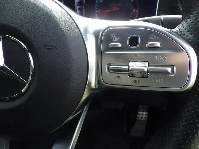 メルセデス・ベンツ Ｅ２００ SW アバンギャルド AMGライン 千葉県 2021(令3)年 3.6万km ポーラホワイト アクティブブレーキアシスト/ブラインドスポットアシスト/レーンチェンジアシスト/アテンションアシスト/ディストロニック/ブラックレザーシート/前席パワーシート/シートヒーター/パフュームアトマイザー/ブルメスター/純正HDDナビ/地デジTV/【Bluetooth接続】/バックカメラ/ドライブレコーダー（前後撮影）/革巻きステアリング/ステアリングスイッチ/パドルシフト/ETC（2.0）/LEDヘッドライト/フォグライト/ウインカーミラー/パークトロニック/純正19インチアルミホイル/サイド/カーテンエアバッグ/キーレスゴー