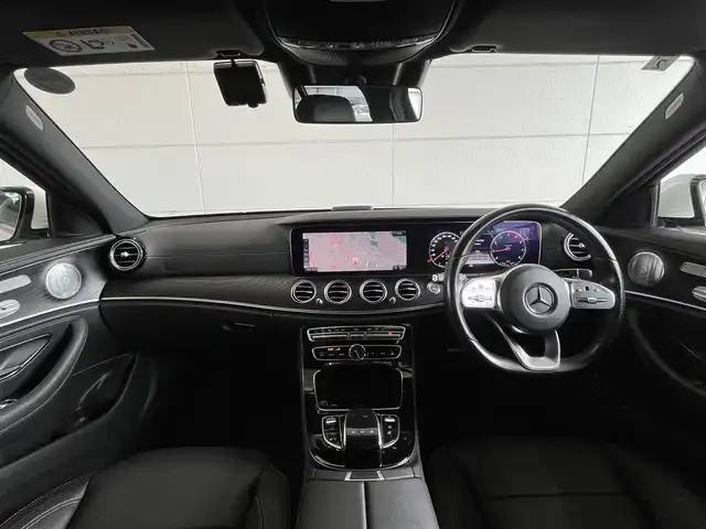 メルセデス・ベンツ Ｅ２００ SW アバンギャルド AMGライン 山形県 2021(令3)年 3.6万km ポーラホワイト アクティブブレーキアシスト/ブラインドスポットアシスト/レーンチェンジアシスト/アテンションアシスト/ディストロニック/ブラックレザーシート/前席パワーシート/シートヒーター/パフュームアトマイザー/ブルメスター/純正HDDナビ/地デジTV/【Bluetooth接続】/バックカメラ/ドライブレコーダー（前後撮影）/革巻きステアリング/ステアリングスイッチ/パドルシフト/ETC（2.0）/LEDヘッドライト/フォグライト/ウインカーミラー/パークトロニック/純正19インチアルミホイル/サイド/カーテンエアバッグ/キーレスゴー