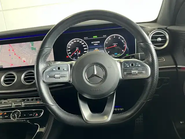 メルセデス・ベンツ Ｅ２００ SW アバンギャルド AMGライン 山形県 2021(令3)年 3.6万km ポーラホワイト アクティブブレーキアシスト/ブラインドスポットアシスト/レーンチェンジアシスト/アテンションアシスト/ディストロニック/ブラックレザーシート/前席パワーシート/シートヒーター/パフュームアトマイザー/ブルメスター/純正HDDナビ/地デジTV/【Bluetooth接続】/バックカメラ/ドライブレコーダー（前後撮影）/革巻きステアリング/ステアリングスイッチ/パドルシフト/ETC（2.0）/LEDヘッドライト/フォグライト/ウインカーミラー/パークトロニック/純正19インチアルミホイル/サイド/カーテンエアバッグ/キーレスゴー