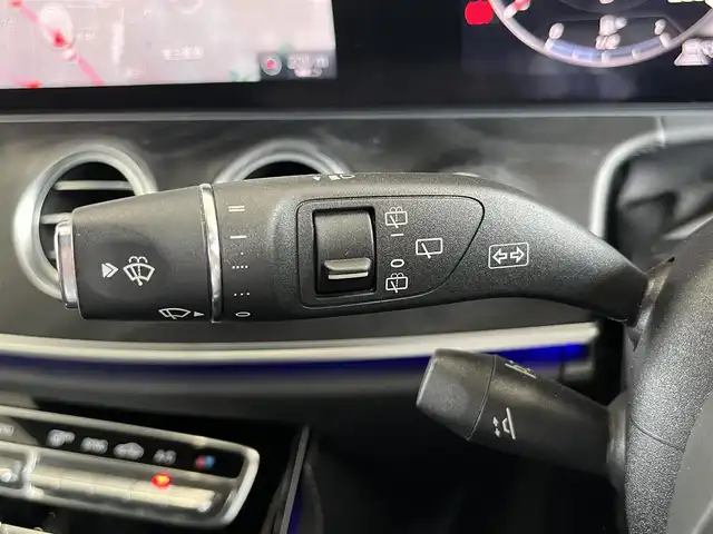 メルセデス・ベンツ Ｅ２００ SW アバンギャルド AMGライン 山形県 2021(令3)年 3.6万km ポーラホワイト アクティブブレーキアシスト/ブラインドスポットアシスト/レーンチェンジアシスト/アテンションアシスト/ディストロニック/ブラックレザーシート/前席パワーシート/シートヒーター/パフュームアトマイザー/ブルメスター/純正HDDナビ/地デジTV/【Bluetooth接続】/バックカメラ/ドライブレコーダー（前後撮影）/革巻きステアリング/ステアリングスイッチ/パドルシフト/ETC（2.0）/LEDヘッドライト/フォグライト/ウインカーミラー/パークトロニック/純正19インチアルミホイル/サイド/カーテンエアバッグ/キーレスゴー