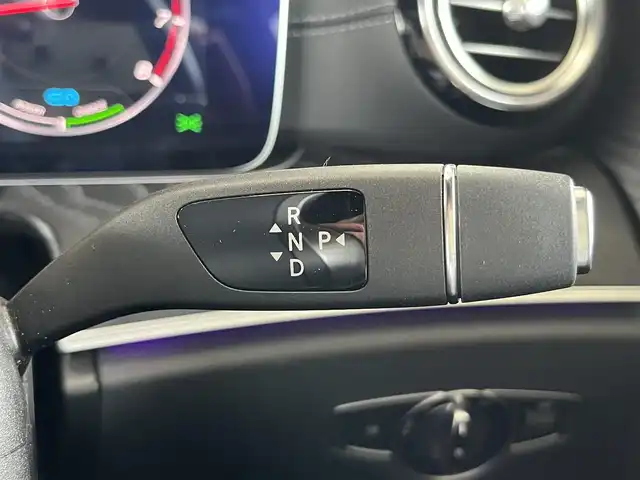 メルセデス・ベンツ Ｅ２００ SW アバンギャルド AMGライン 山形県 2021(令3)年 3.6万km ポーラホワイト アクティブブレーキアシスト/ブラインドスポットアシスト/レーンチェンジアシスト/アテンションアシスト/ディストロニック/ブラックレザーシート/前席パワーシート/シートヒーター/パフュームアトマイザー/ブルメスター/純正HDDナビ/地デジTV/【Bluetooth接続】/バックカメラ/ドライブレコーダー（前後撮影）/革巻きステアリング/ステアリングスイッチ/パドルシフト/ETC（2.0）/LEDヘッドライト/フォグライト/ウインカーミラー/パークトロニック/純正19インチアルミホイル/サイド/カーテンエアバッグ/キーレスゴー