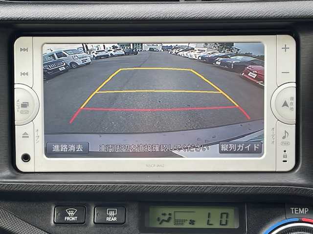 トヨタ アクア G 静岡県 2014(平26)年 3.2万km グレーメタリック ●純正ディーラナビ/(ワンセグ/CD/DVD/Bluetooth)/(NSCP-W62)/●バックカメラ/●革巻きステアリング/●電動格納ウィンカーミラー/●レベライザー/●ドアバイザー/●ISOFIX/●プッシュスタート/●ダブル＋SRS＋ABS/●社外15インチアルミホイール