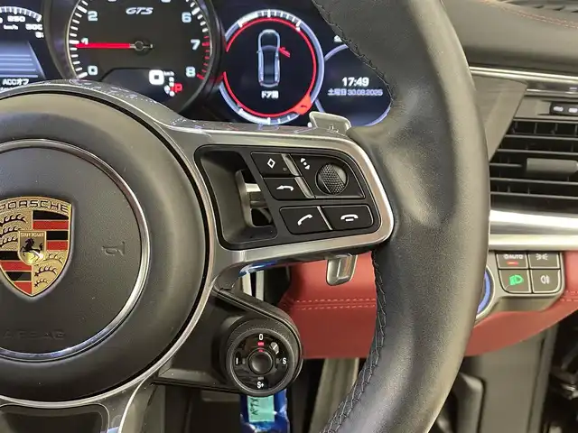 ポルシェ パナメーラ GTS 岡山県 2019(令1)年 4.7万km ヴァルカノグレーメタリック ＰＣＭ/スポーツクロノ/ＢＯＳＥサウンド/ＬＫＡ/ＬＣＡ/サラウンドアシスト/交通渋滞アシスト/パークアシスト/ＡＣＣ/走行モード/スポーツエグゾースト/電動リアスポイラー/アイドリングストップ/アップルカープレイ/レザーシート（ボルドー）/シートヒーター/エアシート/純正20インチアルミ/社外レーダー/社外ドラレコ