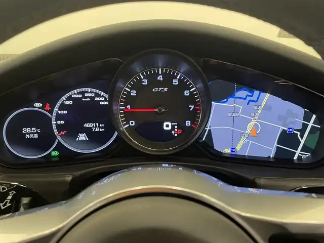 ポルシェ パナメーラ GTS 岡山県 2019(令1)年 4.7万km ヴァルカノグレーメタリック ＰＣＭ/スポーツクロノ/ＢＯＳＥサウンド/ＬＫＡ/ＬＣＡ/サラウンドアシスト/交通渋滞アシスト/パークアシスト/ＡＣＣ/走行モード/スポーツエグゾースト/電動リアスポイラー/アイドリングストップ/アップルカープレイ/レザーシート（ボルドー）/シートヒーター/エアシート/純正20インチアルミ/社外レーダー/社外ドラレコ