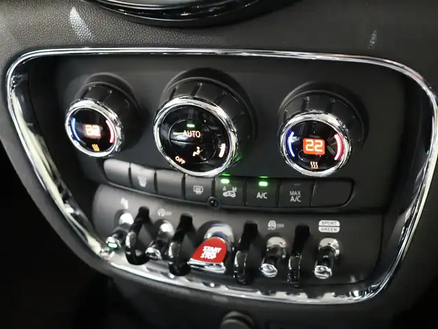 ＭＩＮＩ ＢＭＷ ミニ クラブマン クーパー S 静岡県 2020(令2)年 4.6万km MINI Yoursエニグマティックブラック 純正ナビ/バックカメラ/PDC/ACC/ユニオンジャック/18インチ純正マルチレイスポークAW/コンフォートパッケージ/ペッパーパッケージ/ユニオンジャック/LEDヘッドライト/スペアキー