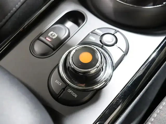 ＭＩＮＩ ＢＭＷ ミニ クラブマン クーパー S 静岡県 2020(令2)年 4.6万km MINI Yoursエニグマティックブラック 純正ナビ/バックカメラ/PDC/ACC/ユニオンジャック/18インチ純正マルチレイスポークAW/コンフォートパッケージ/ペッパーパッケージ/ユニオンジャック/LEDヘッドライト/スペアキー