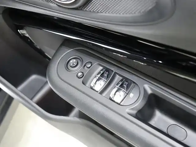 ＭＩＮＩ ＢＭＷ ミニ クラブマン クーパー S 静岡県 2020(令2)年 4.6万km MINI Yoursエニグマティックブラック 純正ナビ/バックカメラ/PDC/ACC/ユニオンジャック/18インチ純正マルチレイスポークAW/コンフォートパッケージ/ペッパーパッケージ/ユニオンジャック/LEDヘッドライト/スペアキー