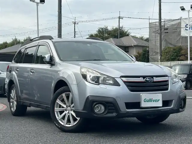 スバル アウトバック グランドマスター 埼玉県 2014(平26)年 5.3万km アイスシルバーメタリック 純正ナビ（Ｂｌｕｅｔｏｏｔｈ、ＣＤ、ＤＶＤ、フルセグＴＶ）/バックカメラ/ＥＴＣ/前方ドラレコ/Ｄ＋Ｎ席シートヒーター/ＵＳＢ入力端子/スペアキー/追従走行有クルコン/純正フロアマット/レザーシート/スマートキー/プッシュスタート/4WD/取扱説明書/ナビ取扱説明書/オートエアコン/純正アルミ/横滑り防止装置/レーンキープアシスト/オートライト/キセノンヘッドライト/ダブルエアバッグ/衝突被害軽減システム