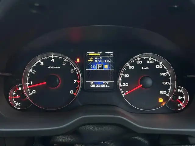 スバル アウトバック グランドマスター 埼玉県 2014(平26)年 5.3万km アイスシルバーメタリック 純正ナビ（Ｂｌｕｅｔｏｏｔｈ、ＣＤ、ＤＶＤ、フルセグＴＶ）/バックカメラ/ＥＴＣ/前方ドラレコ/Ｄ＋Ｎ席シートヒーター/ＵＳＢ入力端子/スペアキー/追従走行有クルコン/純正フロアマット/レザーシート/スマートキー/プッシュスタート/4WD/取扱説明書/ナビ取扱説明書/オートエアコン/純正アルミ/横滑り防止装置/レーンキープアシスト/オートライト/キセノンヘッドライト/ダブルエアバッグ/衝突被害軽減システム
