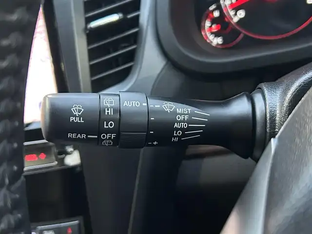 スバル アウトバック グランドマスター 埼玉県 2014(平26)年 5.3万km アイスシルバーメタリック 純正ナビ（Ｂｌｕｅｔｏｏｔｈ、ＣＤ、ＤＶＤ、フルセグＴＶ）/バックカメラ/ＥＴＣ/前方ドラレコ/Ｄ＋Ｎ席シートヒーター/ＵＳＢ入力端子/スペアキー/追従走行有クルコン/純正フロアマット/レザーシート/スマートキー/プッシュスタート/4WD/取扱説明書/ナビ取扱説明書/オートエアコン/純正アルミ/横滑り防止装置/レーンキープアシスト/オートライト/キセノンヘッドライト/ダブルエアバッグ/衝突被害軽減システム