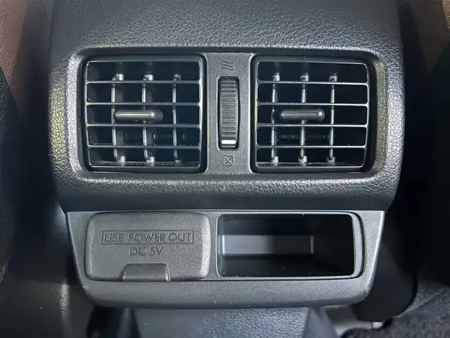 スバル アウトバック グランドマスター 埼玉県 2014(平26)年 5.3万km アイスシルバーメタリック 純正ナビ（Ｂｌｕｅｔｏｏｔｈ、ＣＤ、ＤＶＤ、フルセグＴＶ）/バックカメラ/ＥＴＣ/前方ドラレコ/Ｄ＋Ｎ席シートヒーター/ＵＳＢ入力端子/スペアキー/追従走行有クルコン/純正フロアマット/レザーシート/スマートキー/プッシュスタート/4WD/取扱説明書/ナビ取扱説明書/オートエアコン/純正アルミ/横滑り防止装置/レーンキープアシスト/オートライト/キセノンヘッドライト/ダブルエアバッグ/衝突被害軽減システム