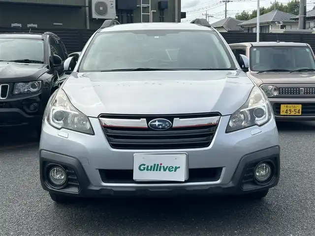 スバル アウトバック グランドマスター 埼玉県 2014(平26)年 5.3万km アイスシルバーメタリック 純正ナビ（Ｂｌｕｅｔｏｏｔｈ、ＣＤ、ＤＶＤ、フルセグＴＶ）/バックカメラ/ＥＴＣ/前方ドラレコ/Ｄ＋Ｎ席シートヒーター/ＵＳＢ入力端子/スペアキー/追従走行有クルコン/純正フロアマット/レザーシート/スマートキー/プッシュスタート/4WD/取扱説明書/ナビ取扱説明書/オートエアコン/純正アルミ/横滑り防止装置/レーンキープアシスト/オートライト/キセノンヘッドライト/ダブルエアバッグ/衝突被害軽減システム