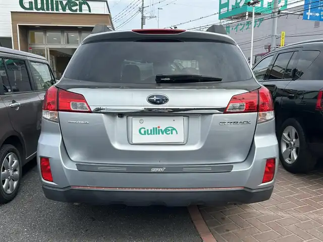 スバル アウトバック グランドマスター 埼玉県 2014(平26)年 5.3万km アイスシルバーメタリック 純正ナビ（Ｂｌｕｅｔｏｏｔｈ、ＣＤ、ＤＶＤ、フルセグＴＶ）/バックカメラ/ＥＴＣ/前方ドラレコ/Ｄ＋Ｎ席シートヒーター/ＵＳＢ入力端子/スペアキー/追従走行有クルコン/純正フロアマット/レザーシート/スマートキー/プッシュスタート/4WD/取扱説明書/ナビ取扱説明書/オートエアコン/純正アルミ/横滑り防止装置/レーンキープアシスト/オートライト/キセノンヘッドライト/ダブルエアバッグ/衝突被害軽減システム