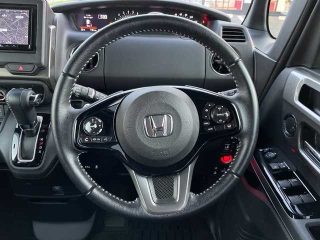 ホンダ Ｎ ＢＯＸ カスタム L ターボ スタイル+ブラック 千葉県 2022(令4)年 3.1万km プラチナホワイトパール 社外メモリナビ/(フルセグTV/BT/CD/DVD/FM/AM)/バックカメラ/衝突被害軽減システム/車線逸脱警報/レーダークルーズコントロール/ハーフレザーシート/両側パワースライドドア/横滑り防止装置/アイドリングストップ/LEDヘッドライト/フォグランプ/オートライト/ウィンカーミラー/電動格納ミラー/純正15インチAW/シートリフター/プッシュスタート/スマートキー/フロアマット/スペアキー/取扱説明書/保証書