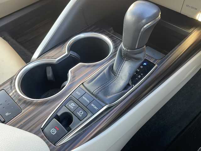 トヨタ カムリ G レザーパッケージ 静岡県 2017(平29)年 7万km プラチナホワイトパールマイカ /純正ナビ/地デジTV//純正CD/DVD/Bluetooth//バックカメラ//レザーシート//シートヒーター//セーフティセンス//レーダークルーズコントロール//オートハイビーム//ドライブレコーダー//純正18インチAW//LEDヘッドライト//スマートキー//スペアキー