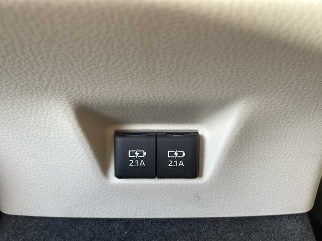 トヨタ カムリ G レザーパッケージ 静岡県 2017(平29)年 7万km プラチナホワイトパールマイカ /純正ナビ/地デジTV//純正CD/DVD/Bluetooth//バックカメラ//レザーシート//シートヒーター//セーフティセンス//レーダークルーズコントロール//オートハイビーム//ドライブレコーダー//純正18インチAW//LEDヘッドライト//スマートキー//スペアキー