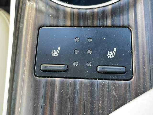 トヨタ カムリ G レザーパッケージ 静岡県 2017(平29)年 7万km プラチナホワイトパールマイカ /純正ナビ/地デジTV//純正CD/DVD/Bluetooth//バックカメラ//レザーシート//シートヒーター//セーフティセンス//レーダークルーズコントロール//オートハイビーム//ドライブレコーダー//純正18インチAW//LEDヘッドライト//スマートキー//スペアキー