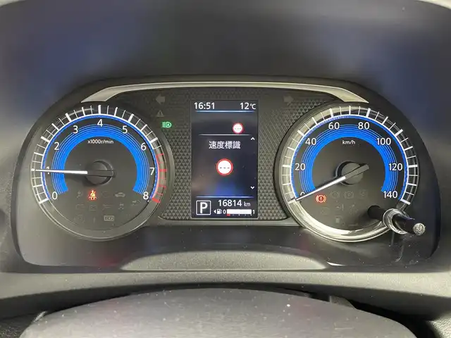 日産 デイズ ハイウェイスターX 茨城県 2023(令5)年 1.7万km ブラック ●純正ナビ/●CD，BT接続，フルセグTV/●パワーステアリング/●パワーウィンドウ/●エアコン/●キーレス/●ABS/●運転席＋助手席エアバック/●カーテンエアバック/●サイドエアバッグ/●LED ライト/●フォグランプ/●ETC/●スマートキー/●プッシュスタート/●集中ドアロック/●盗難防止装置/●オートライト/●横滑り防止装置/●衝突被害軽減ブレーキ/●衝突安全ボディ/●アイドリングストップ/●障害物センサー