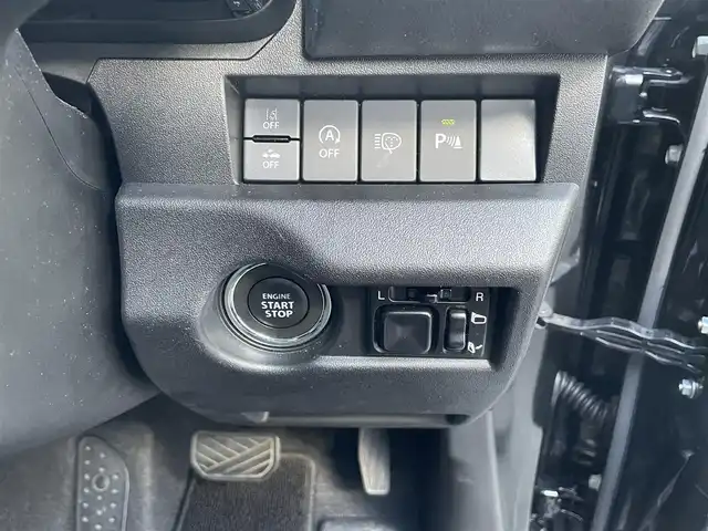 スズキ ジムニー XC 静岡県 2024(令6)年 0.8万km ブルーイッシュブラックパール3 ワンオーナー/背面タイヤハードカバー/衝突軽減ブレーキ/レーンキープアシスト/レーダークルーズコントロール/バックソナー/LEDライト/前席シートヒーター/純正16インチAW/スマートキー×2/保証書/取扱説明書