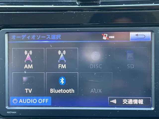 トヨタ プリウス S ツーリングセレクション 長野県 2016(平28)年 11.6万km ホワイトパールクリスタルシャイン 禁煙車/７インチ純正ナビ/Bluetooth Audio/ＴＲＤエアロ/バックカメラ/ビルドインＥＴＣ/シートヒーター（Ｄ＋Ｎ席）/ステアリングスイッチ/革巻きステアリング/純正フロアマット/プッシュスタート/ＬＥＤヘッドライト/オートライト/フォグランプ/電動格納ドアミラー/ウィンカーミラー/ドアバイザー/スマートキー/スペアキー×１/トノカバー/エアコン吹出口ドリンクホルダー/純正アルミホイール(夏タイヤ)積込/横滑り防止機能/盗難防止機能