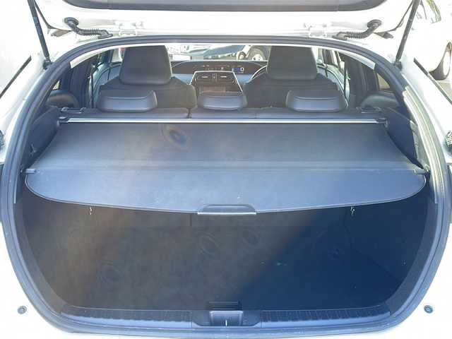 トヨタ プリウス S ツーリングセレクション 長野県 2016(平28)年 11.6万km ホワイトパールクリスタルシャイン 禁煙車/７インチ純正ナビ/Bluetooth Audio/ＴＲＤエアロ/バックカメラ/ビルドインＥＴＣ/シートヒーター（Ｄ＋Ｎ席）/ステアリングスイッチ/革巻きステアリング/純正フロアマット/プッシュスタート/ＬＥＤヘッドライト/オートライト/フォグランプ/電動格納ドアミラー/ウィンカーミラー/ドアバイザー/スマートキー/スペアキー×１/トノカバー/エアコン吹出口ドリンクホルダー/純正アルミホイール(夏タイヤ)積込/横滑り防止機能/盗難防止機能