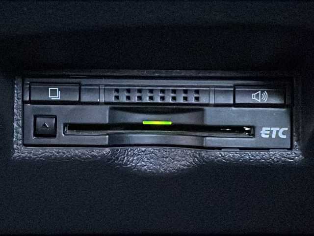 トヨタ プリウス S ツーリングセレクション 長野県 2016(平28)年 11.6万km ホワイトパールクリスタルシャイン 禁煙車/７インチ純正ナビ/Bluetooth Audio/ＴＲＤエアロ/バックカメラ/ビルドインＥＴＣ/シートヒーター（Ｄ＋Ｎ席）/ステアリングスイッチ/革巻きステアリング/純正フロアマット/プッシュスタート/ＬＥＤヘッドライト/オートライト/フォグランプ/電動格納ドアミラー/ウィンカーミラー/ドアバイザー/スマートキー/スペアキー×１/トノカバー/エアコン吹出口ドリンクホルダー/純正アルミホイール(夏タイヤ)積込/横滑り防止機能/盗難防止機能