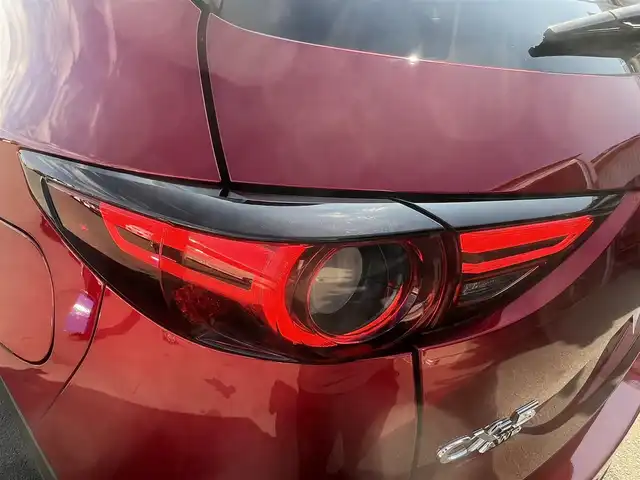 マツダ ＣＸ－５ XD ブラックトーンエディション 秋田県 2020(令2)年 4.7万km ソウルレッドクリスタルM ４WD/ターボ/衝突軽減システム/LEDヘッドライト/純正SDナビ（BT/AM/FM）/フルセグ/３６０°ビューモニター/マツダ純正１９インチアルミ（夏タイヤ装着）/スマートキー/アイドリングストップ/プッシュスタート/コーナーセンサー/レーンキープアシスト/マツダ・レーダークルーズコントロール追従走行有/オートマチックハイビーム/ヒルスタートアシストコントロール/MTモード付AT/ブラインドスポットモニター/ステアリングスイッチ/ステアリングヒーター/パドルシフト/前席シートヒーター/運転席メモリー付パワーシート/電動リアゲート/電動パーキングブレーキ/オートブレーキホールド機能/純正フロアマット/オートライト/オートエアコン/パワーステアリング/パワーウィンドウ/電動格納ウィンカーミラー/横滑り防止/盗難防止装置/寒冷地仕様/保証書/記録簿/スペアキー×１