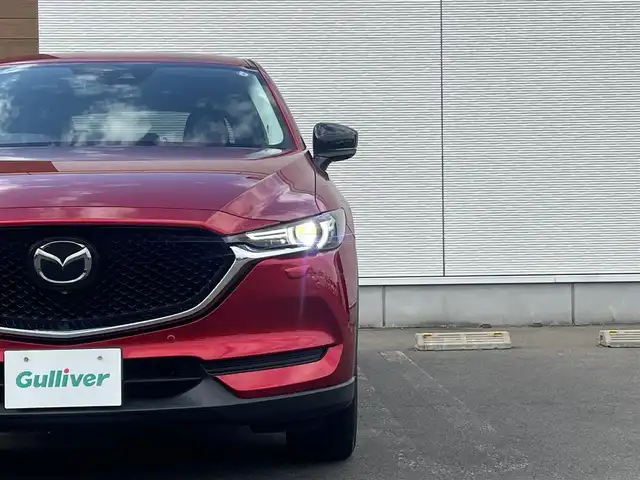 マツダ ＣＸ－５ XD ブラックトーンエディション 秋田県 2020(令2)年 4.7万km ソウルレッドクリスタルM ４WD/ターボ/衝突軽減システム/LEDヘッドライト/純正SDナビ（BT/AM/FM）/フルセグ/３６０°ビューモニター/マツダ純正１９インチアルミ（夏タイヤ装着）/スマートキー/アイドリングストップ/プッシュスタート/コーナーセンサー/レーンキープアシスト/マツダ・レーダークルーズコントロール追従走行有/オートマチックハイビーム/ヒルスタートアシストコントロール/MTモード付AT/ブラインドスポットモニター/ステアリングスイッチ/ステアリングヒーター/パドルシフト/前席シートヒーター/運転席メモリー付パワーシート/電動リアゲート/電動パーキングブレーキ/オートブレーキホールド機能/純正フロアマット/オートライト/オートエアコン/パワーステアリング/パワーウィンドウ/電動格納ウィンカーミラー/横滑り防止/盗難防止装置/寒冷地仕様/保証書/記録簿/スペアキー×１