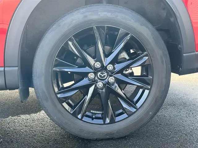 マツダ ＣＸ－５ XD ブラックトーンエディション 秋田県 2020(令2)年 4.7万km ソウルレッドクリスタルM ４WD/ターボ/衝突軽減システム/LEDヘッドライト/純正SDナビ（BT/AM/FM）/フルセグ/３６０°ビューモニター/マツダ純正１９インチアルミ（夏タイヤ装着）/スマートキー/アイドリングストップ/プッシュスタート/コーナーセンサー/レーンキープアシスト/マツダ・レーダークルーズコントロール追従走行有/オートマチックハイビーム/ヒルスタートアシストコントロール/MTモード付AT/ブラインドスポットモニター/ステアリングスイッチ/ステアリングヒーター/パドルシフト/前席シートヒーター/運転席メモリー付パワーシート/電動リアゲート/電動パーキングブレーキ/オートブレーキホールド機能/純正フロアマット/オートライト/オートエアコン/パワーステアリング/パワーウィンドウ/電動格納ウィンカーミラー/横滑り防止/盗難防止装置/寒冷地仕様/保証書/記録簿/スペアキー×１