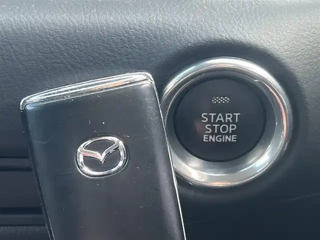 マツダ ＣＸ－５ XD ブラックトーンエディション 秋田県 2020(令2)年 4.7万km ソウルレッドクリスタルM ４WD/ターボ/衝突軽減システム/LEDヘッドライト/純正SDナビ（BT/AM/FM）/フルセグ/３６０°ビューモニター/マツダ純正１９インチアルミ（夏タイヤ装着）/スマートキー/アイドリングストップ/プッシュスタート/コーナーセンサー/レーンキープアシスト/マツダ・レーダークルーズコントロール追従走行有/オートマチックハイビーム/ヒルスタートアシストコントロール/MTモード付AT/ブラインドスポットモニター/ステアリングスイッチ/ステアリングヒーター/パドルシフト/前席シートヒーター/運転席メモリー付パワーシート/電動リアゲート/電動パーキングブレーキ/オートブレーキホールド機能/純正フロアマット/オートライト/オートエアコン/パワーステアリング/パワーウィンドウ/電動格納ウィンカーミラー/横滑り防止/盗難防止装置/寒冷地仕様/保証書/記録簿/スペアキー×１