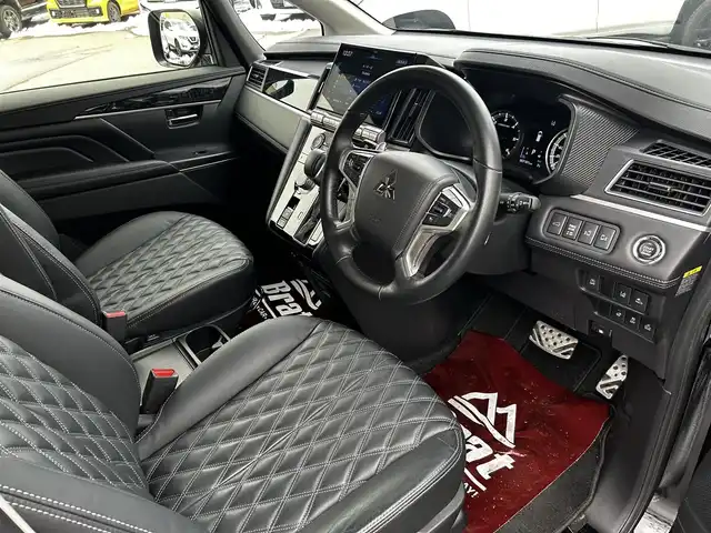 三菱 デリカＤ：５ ブラックエディション 道北・旭川 2024(令6)年 0.8万km アメジストブラック アルパイン11インチナビ/フリップダウンモニター/アラウンドビューモニター/フルセグTV/黒革シート/前席シートヒーター/ステアリングヒーター/両側パワースライドドア/パワーバックドア/コーナーセンサー/クルーズコントロール/ETC